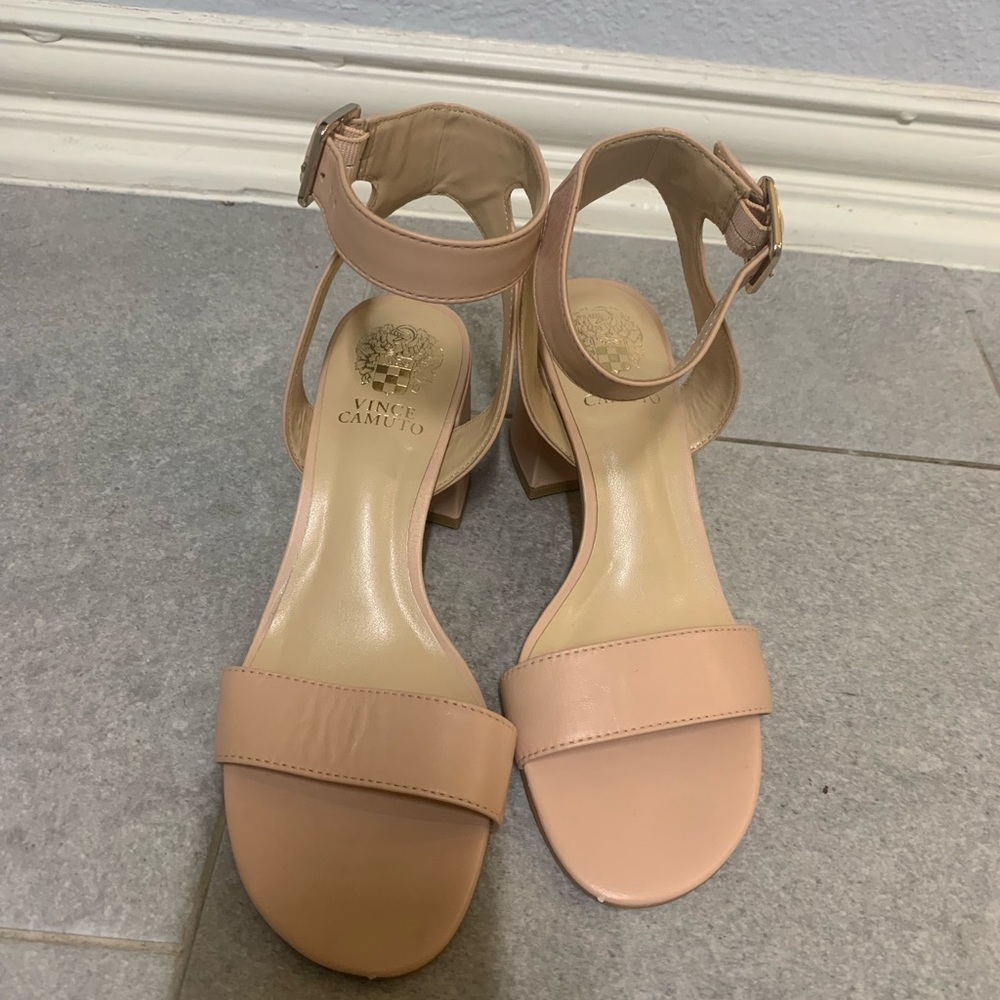 Ankle strap nude sandal.